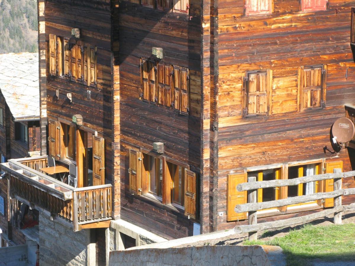Alpia 26 - Zwei Zimmerwohnung In Traditionellem Walliser Haus Gasenried 외부 사진