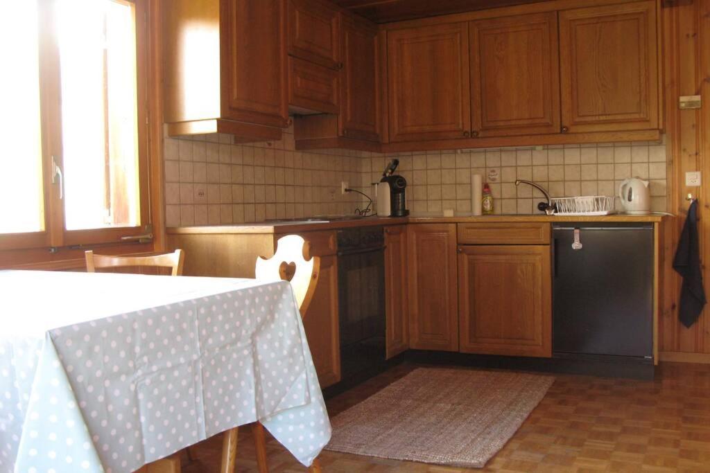 Alpia 26 - Zwei Zimmerwohnung In Traditionellem Walliser Haus Gasenried 외부 사진